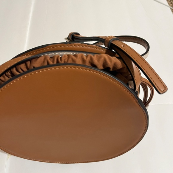 NEW ZARA BROWN LEATHER ROUND BAG - Picture 4 of 4